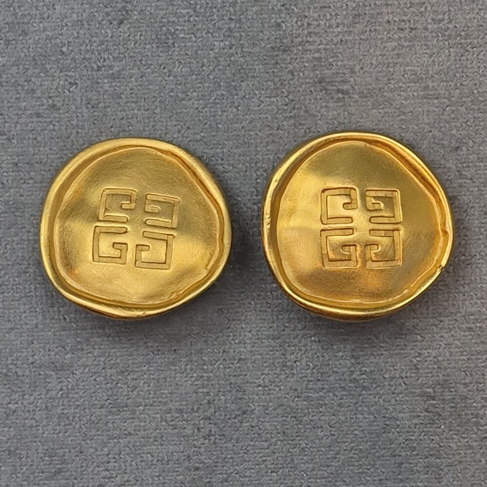 Givenchy Glam Clip On Earrings Logo 4G Medallion Vtg Brushed Matte Gold Signed